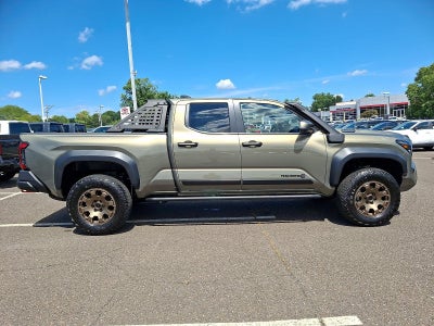 2025 Toyota Tacoma 4WD 4WD Trailhunter Hybrid Double Cab 5' Bed AT (Natl)