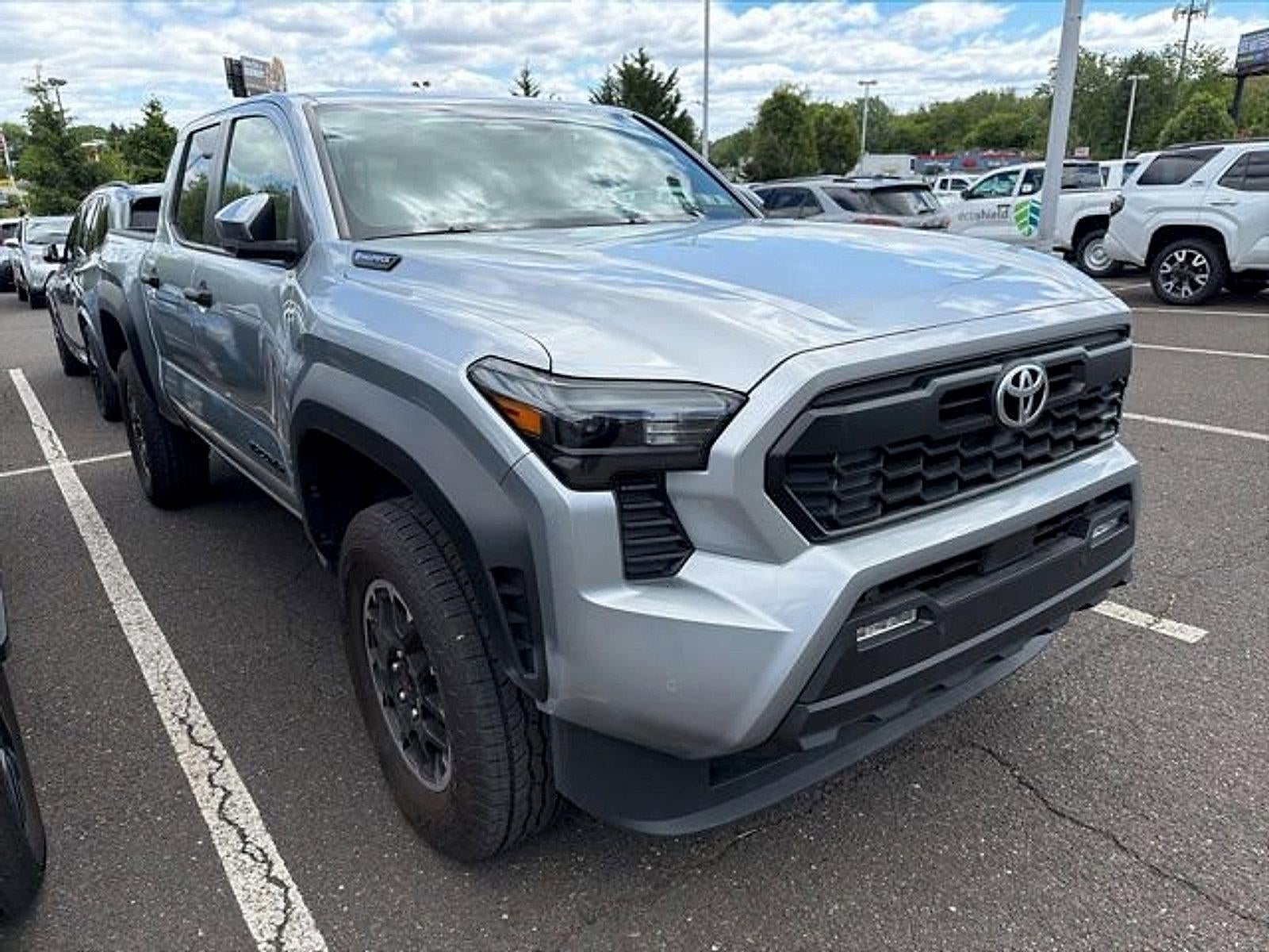 2025 Toyota Tacoma 4WD 4WD TRD Off Road Hybrid Double Cab 5' Bed AT (Natl)