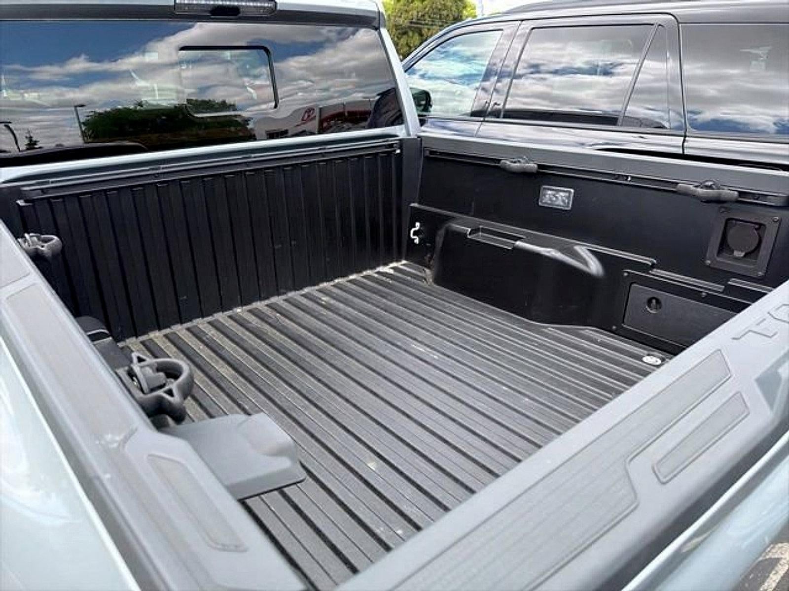 2025 Toyota Tacoma 4WD 4WD TRD Off Road Hybrid Double Cab 5' Bed AT (Natl)