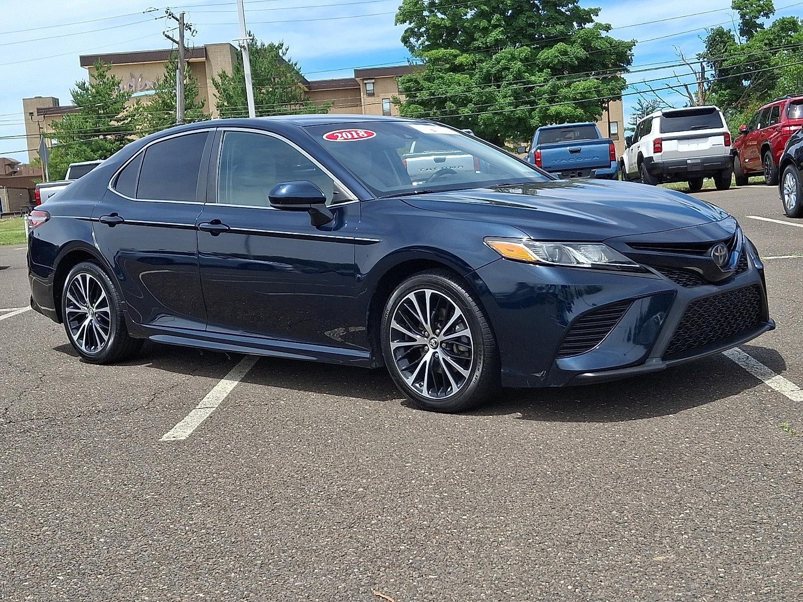 2018 Toyota Camry SE Auto (SE)
