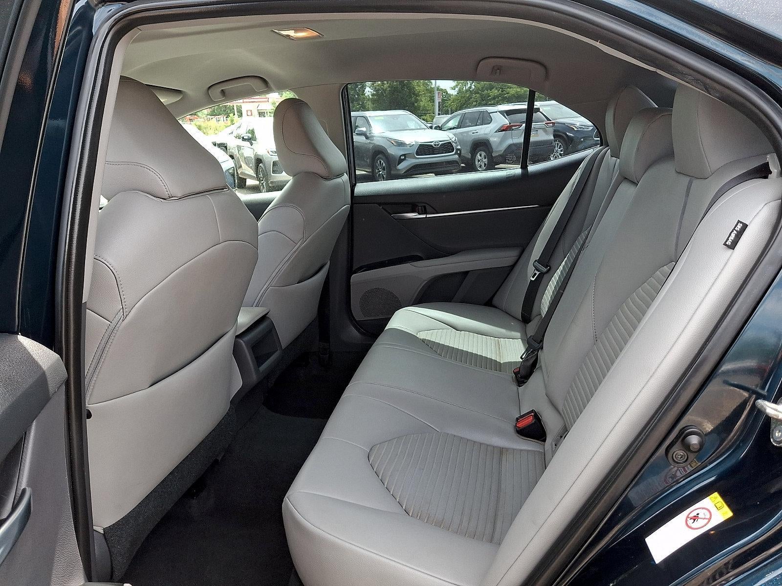 2018 Toyota Camry SE Auto (SE)