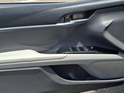 2018 Toyota Camry SE Auto (SE)