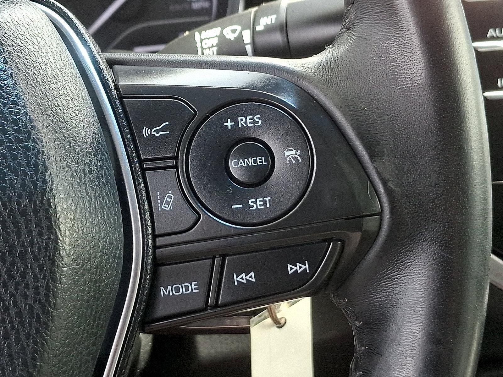 2018 Toyota Camry SE Auto (SE)