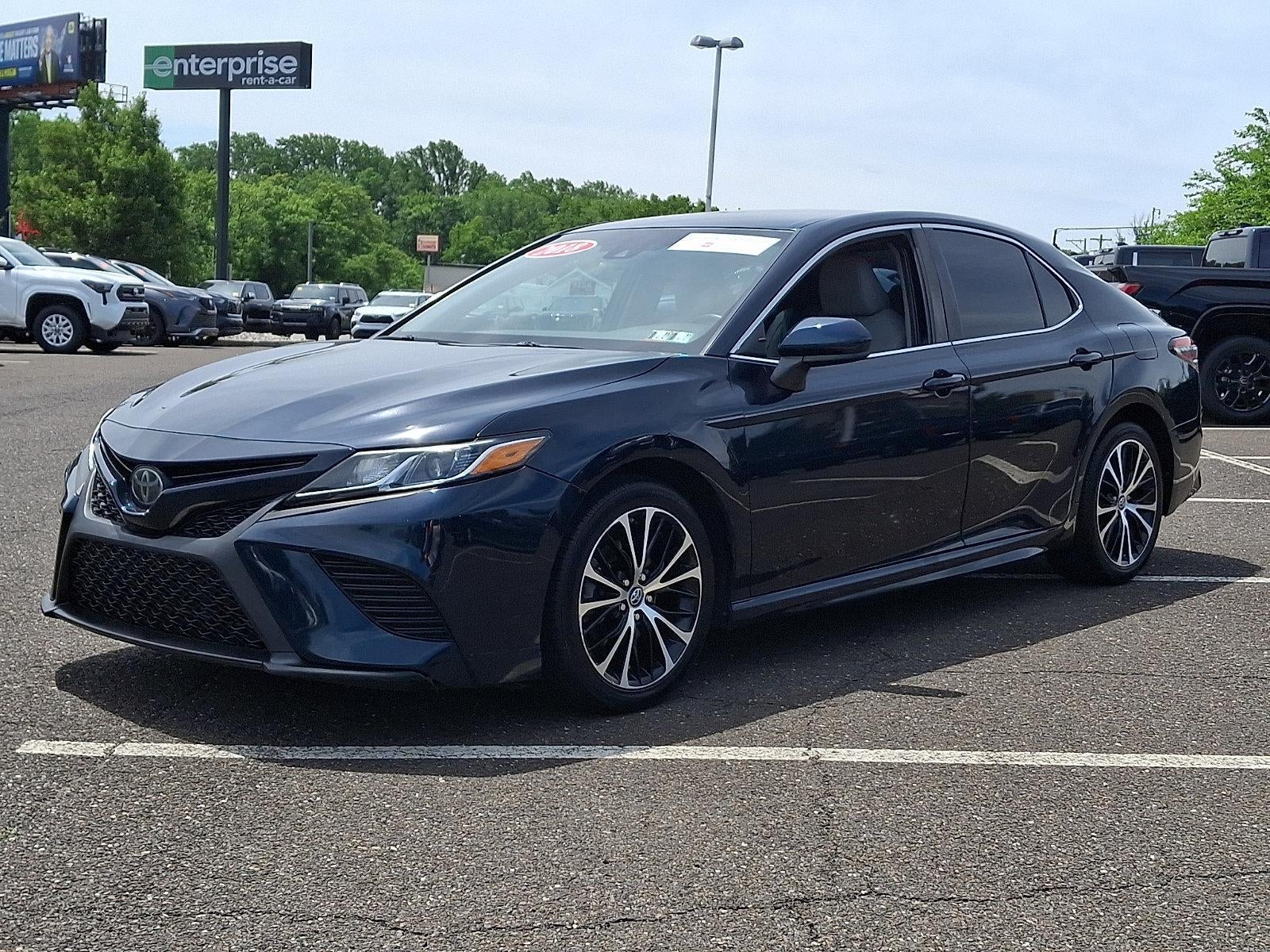 2018 Toyota Camry SE Auto (SE)