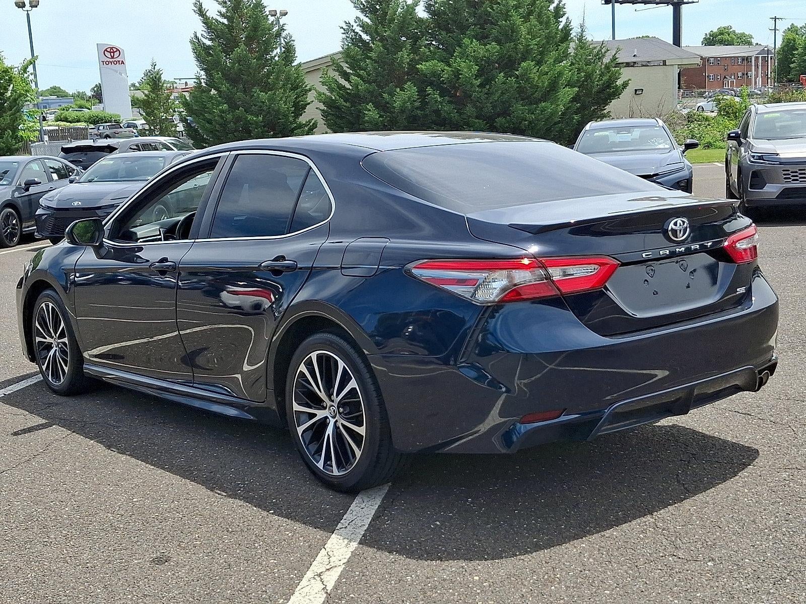 2018 Toyota Camry SE Auto (SE)