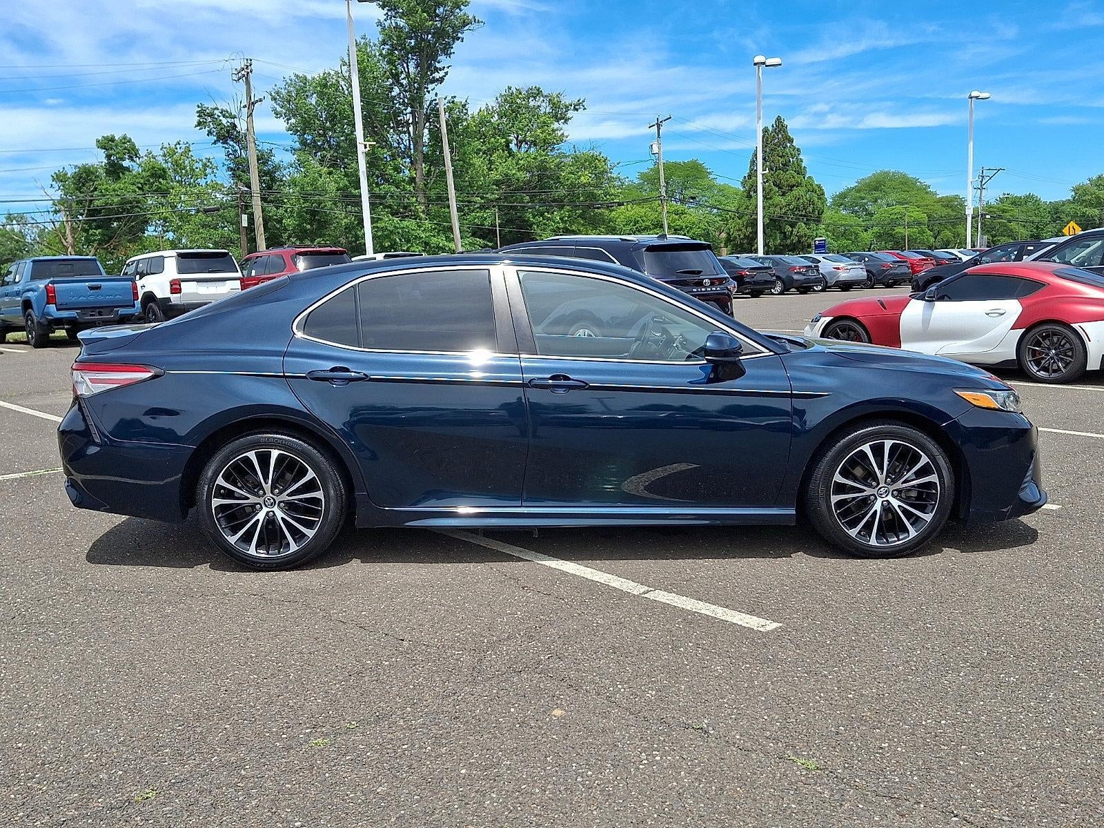 2018 Toyota Camry SE Auto (SE)