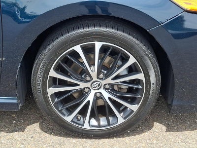 2018 Toyota Camry SE Auto (SE)