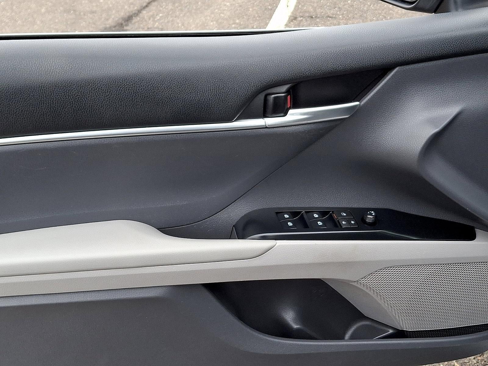 2019 Toyota Camry LE Auto (Natl)