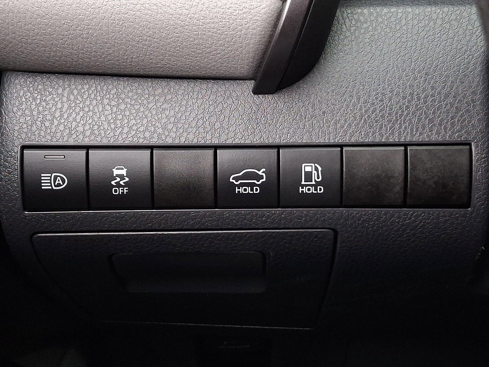 2019 Toyota Camry LE Auto (Natl)