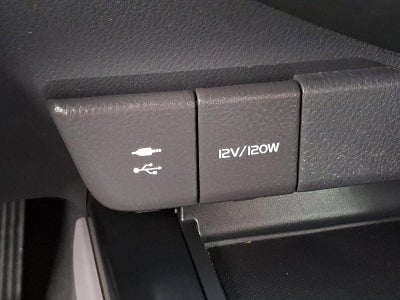 2019 Toyota Camry LE Auto (Natl)