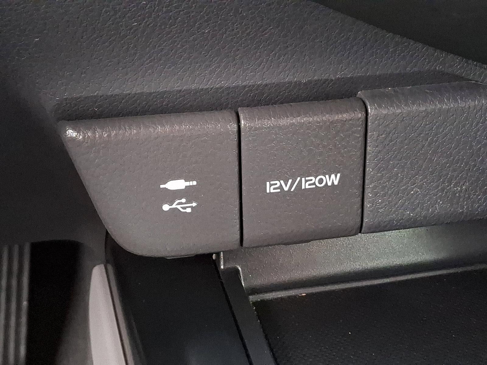 2019 Toyota Camry LE Auto (Natl)