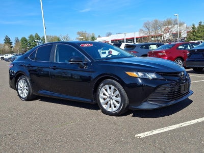 2018 Toyota Camry LE Auto (Natl)