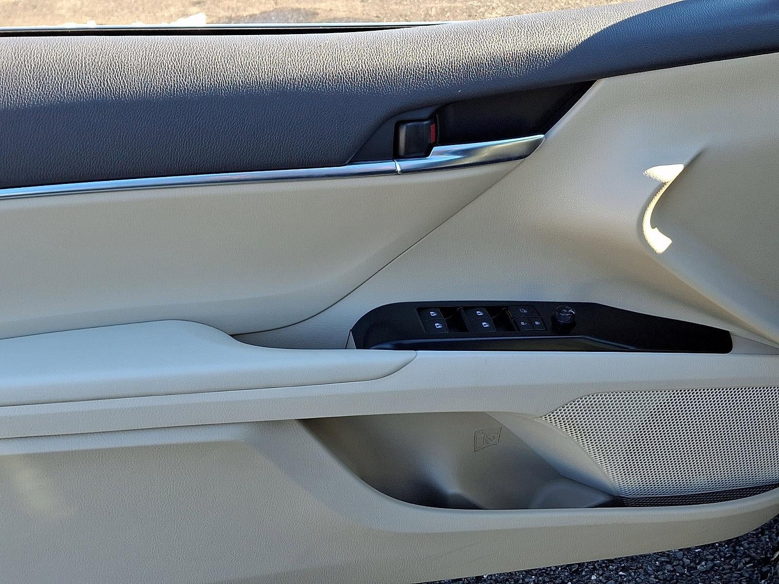 2018 Toyota Camry Hybrid LE CVT (Natl)