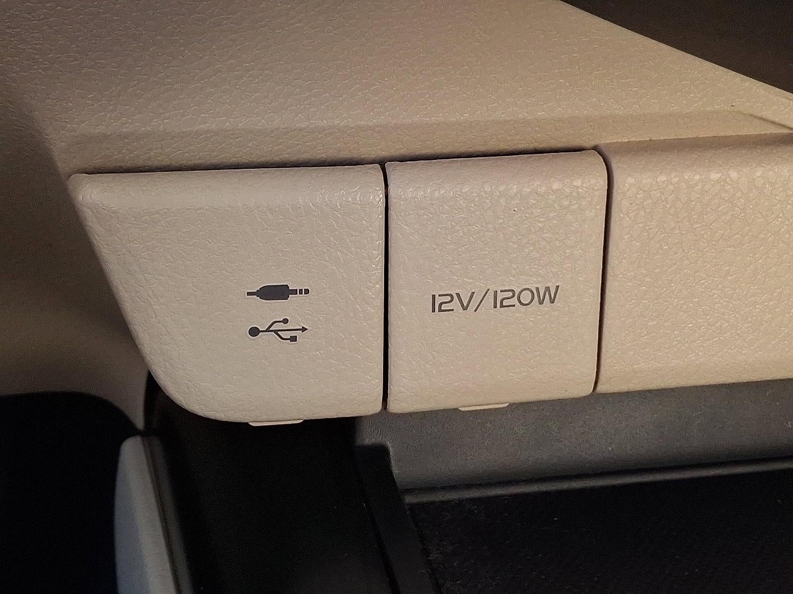 2018 Toyota Camry Hybrid LE CVT (Natl)