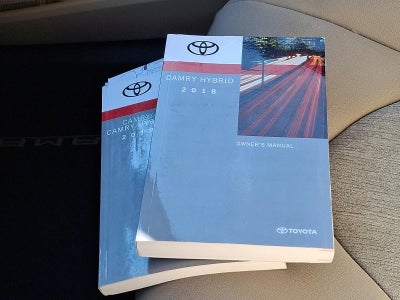 2018 Toyota Camry Hybrid LE CVT (Natl)