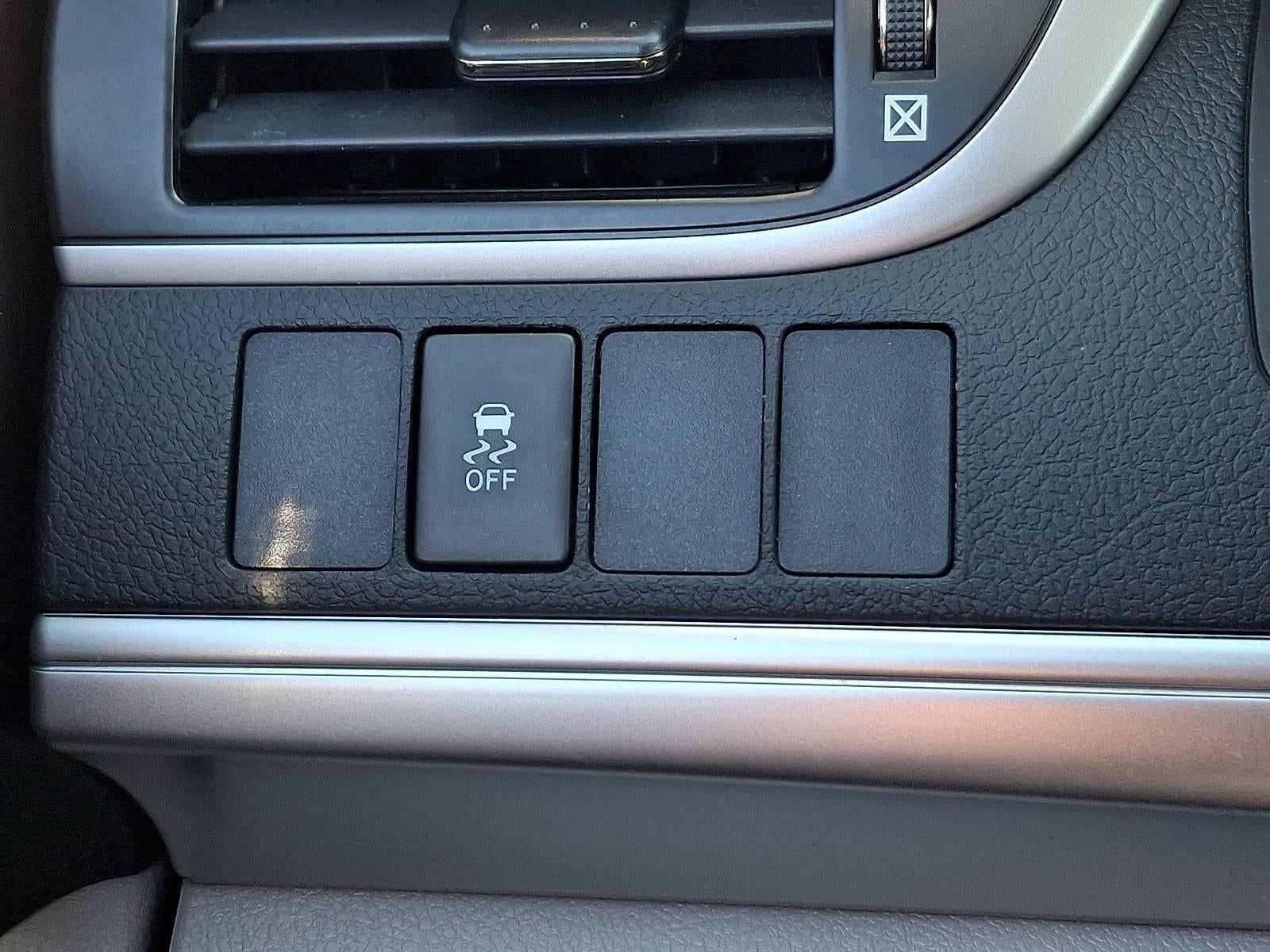 2014 Toyota Camry 2014.5 4dr Sdn I4 Auto LE (Natl)