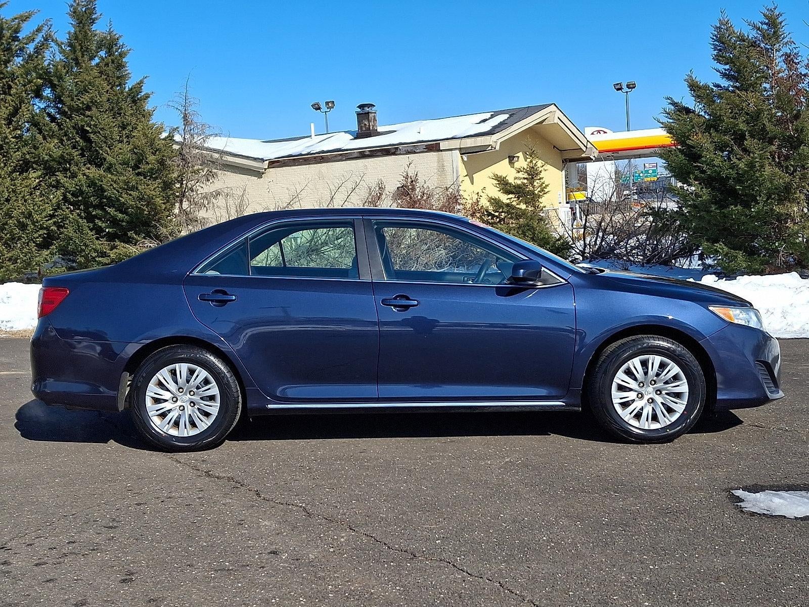 2014 Toyota Camry 2014.5 4dr Sdn I4 Auto LE (Natl)
