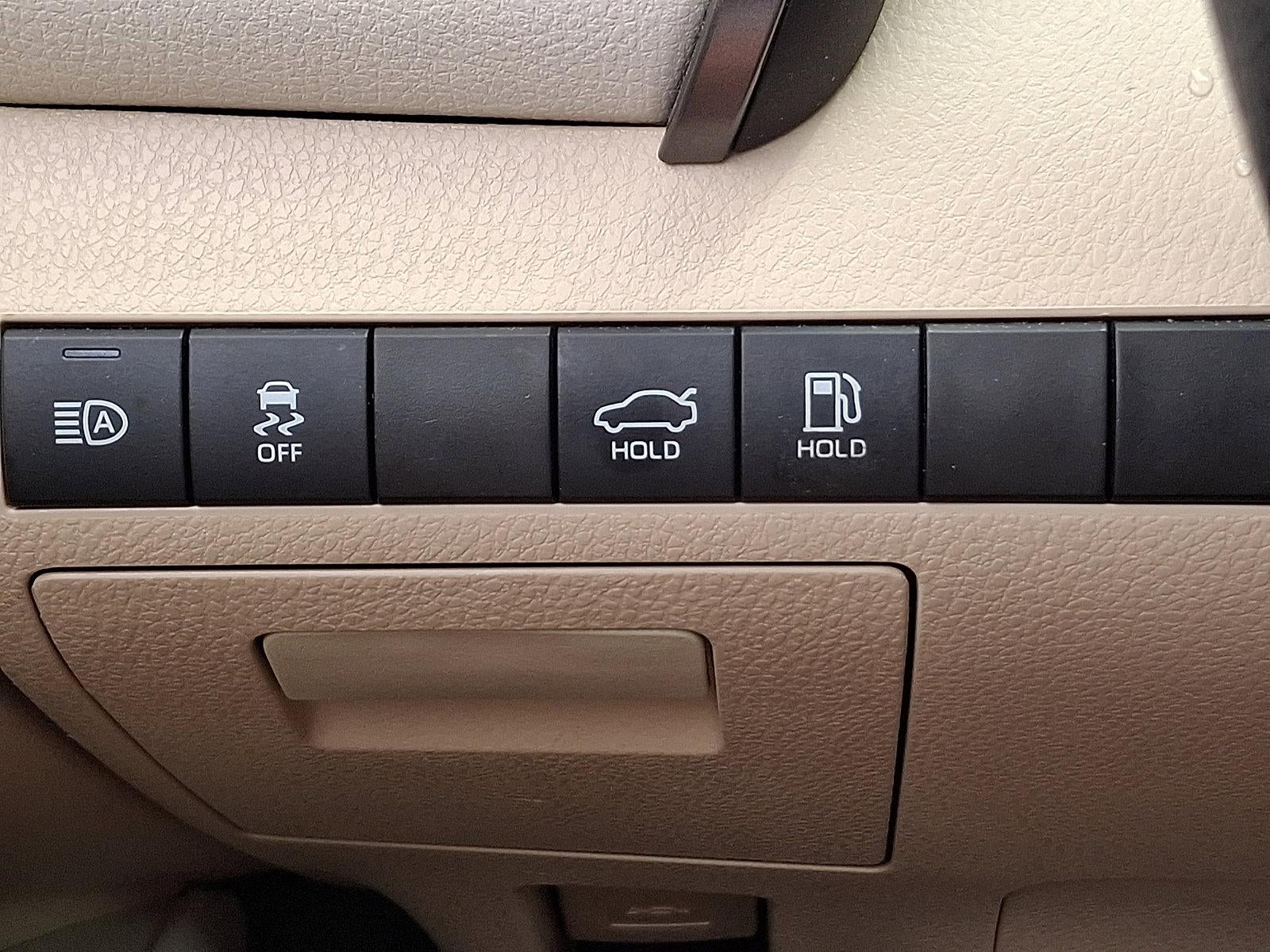 2022 Toyota Camry LE Auto (Natl)