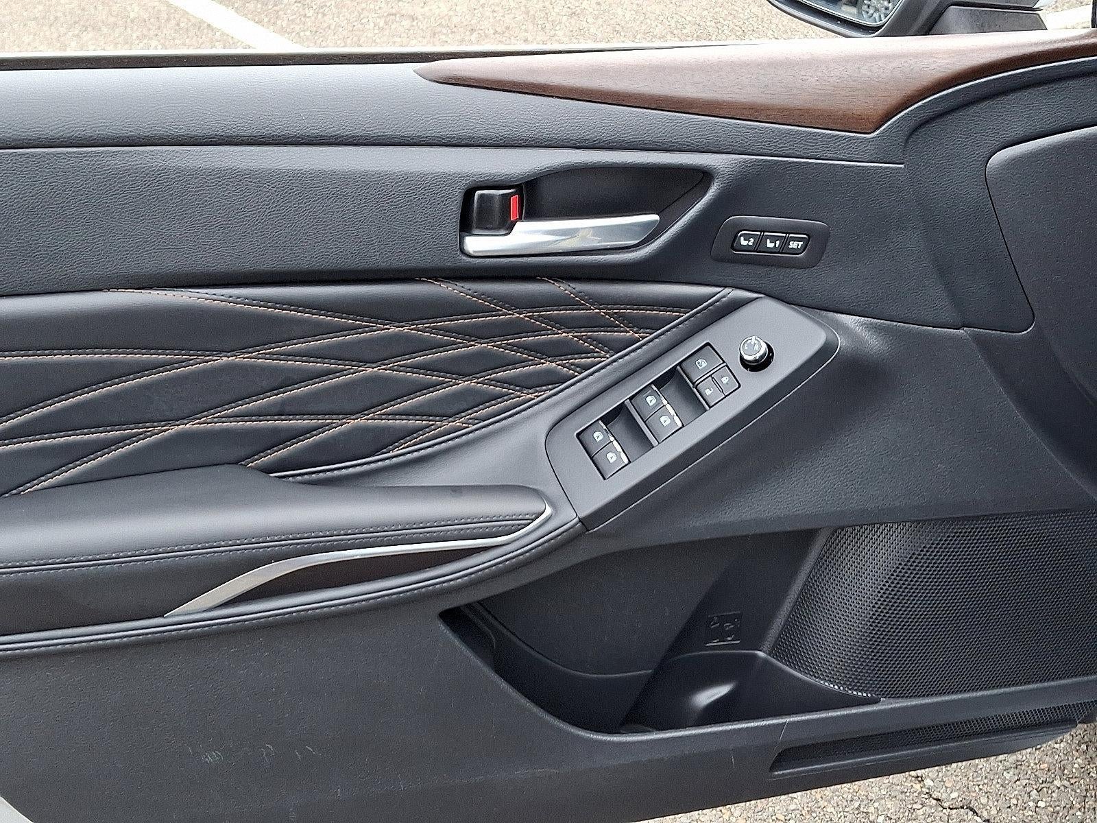 2021 Toyota Avalon Hybrid Limited FWD (Natl)