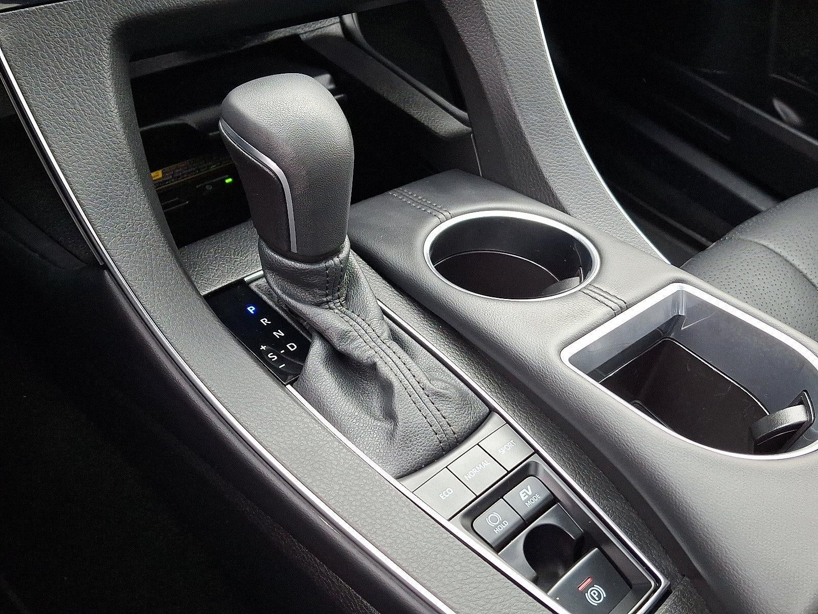 2021 Toyota Avalon Hybrid Limited FWD (Natl)