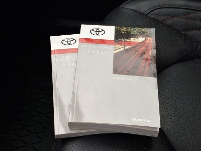 2021 Toyota Avalon Hybrid Limited FWD (Natl)