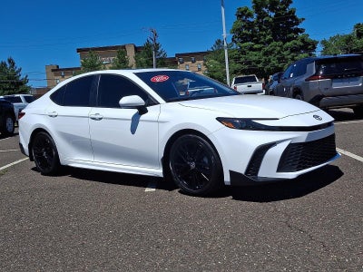 2025 Toyota Camry SE (Natl)