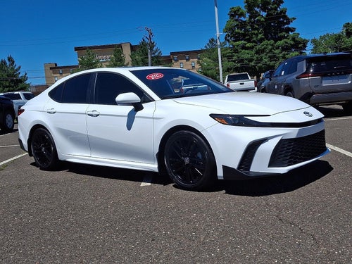 2025 Toyota Camry SE (Natl)