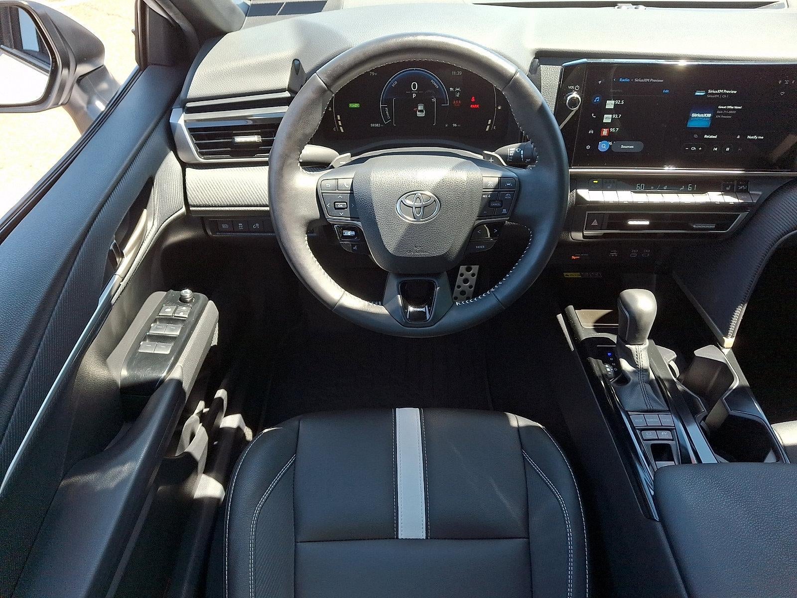 2025 Toyota Camry SE (Natl)