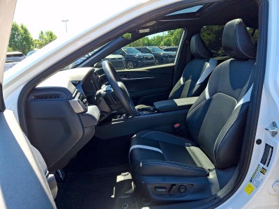2025 Toyota Camry SE (Natl)