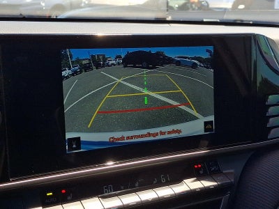 2025 Toyota Camry SE (Natl)
