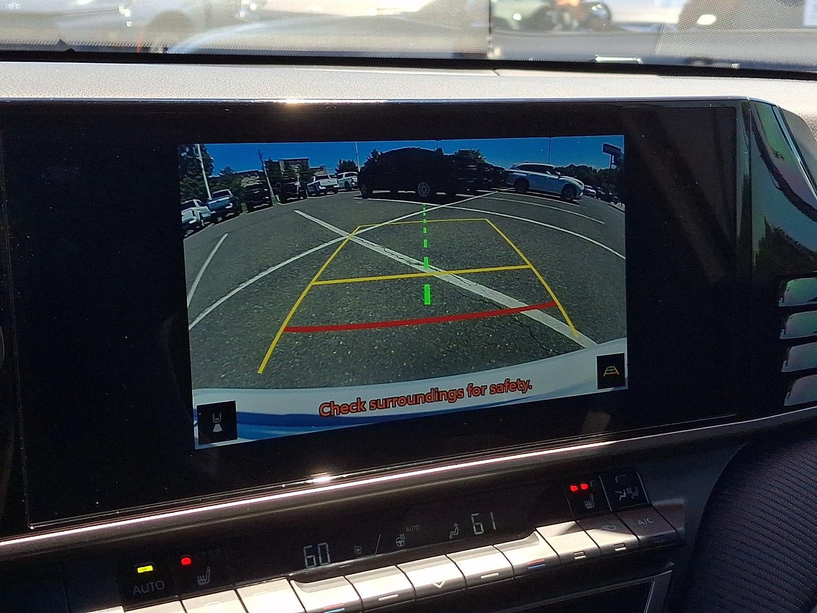 2025 Toyota Camry SE (Natl)