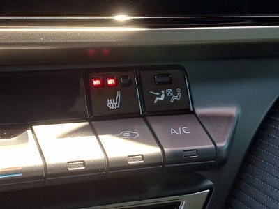 2025 Toyota Camry SE (Natl)