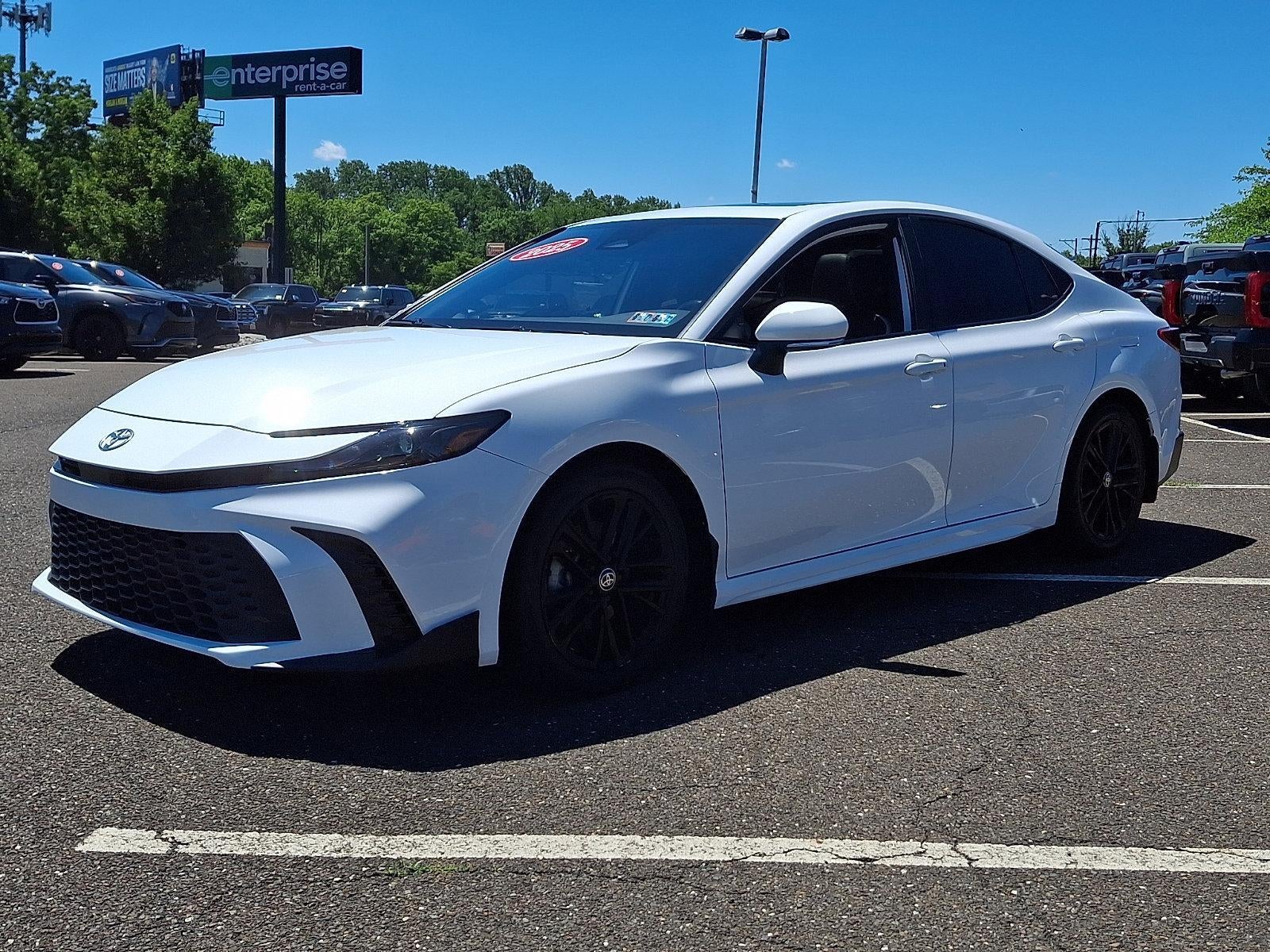 2025 Toyota Camry SE (Natl)