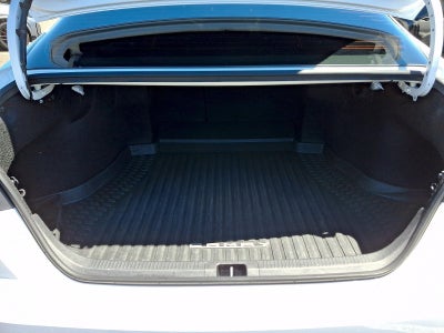 2025 Toyota Camry SE (Natl)