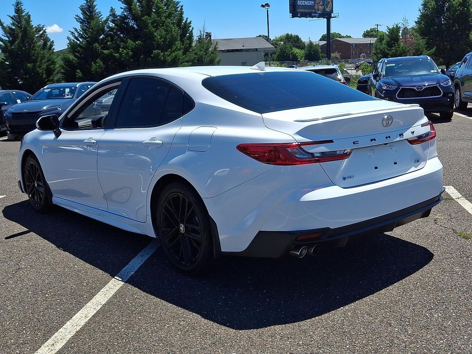 2025 Toyota Camry SE (Natl)