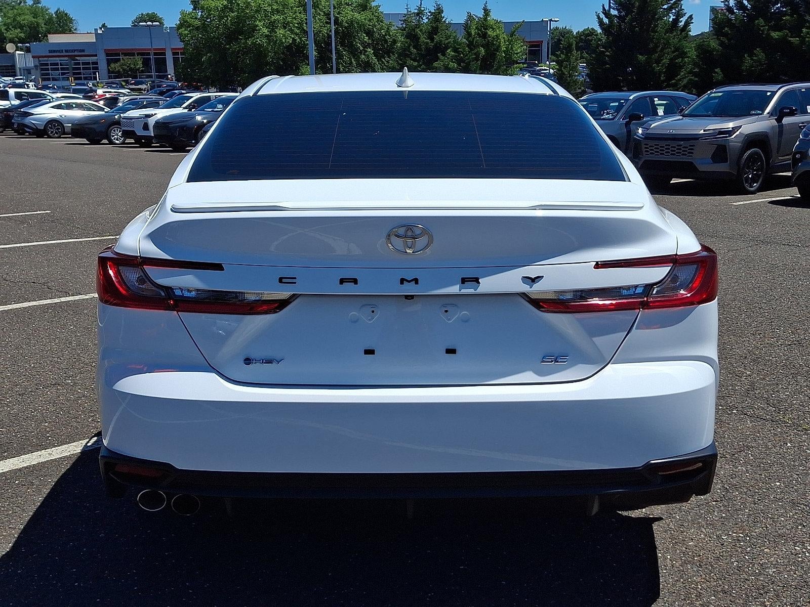 2025 Toyota Camry SE (Natl)