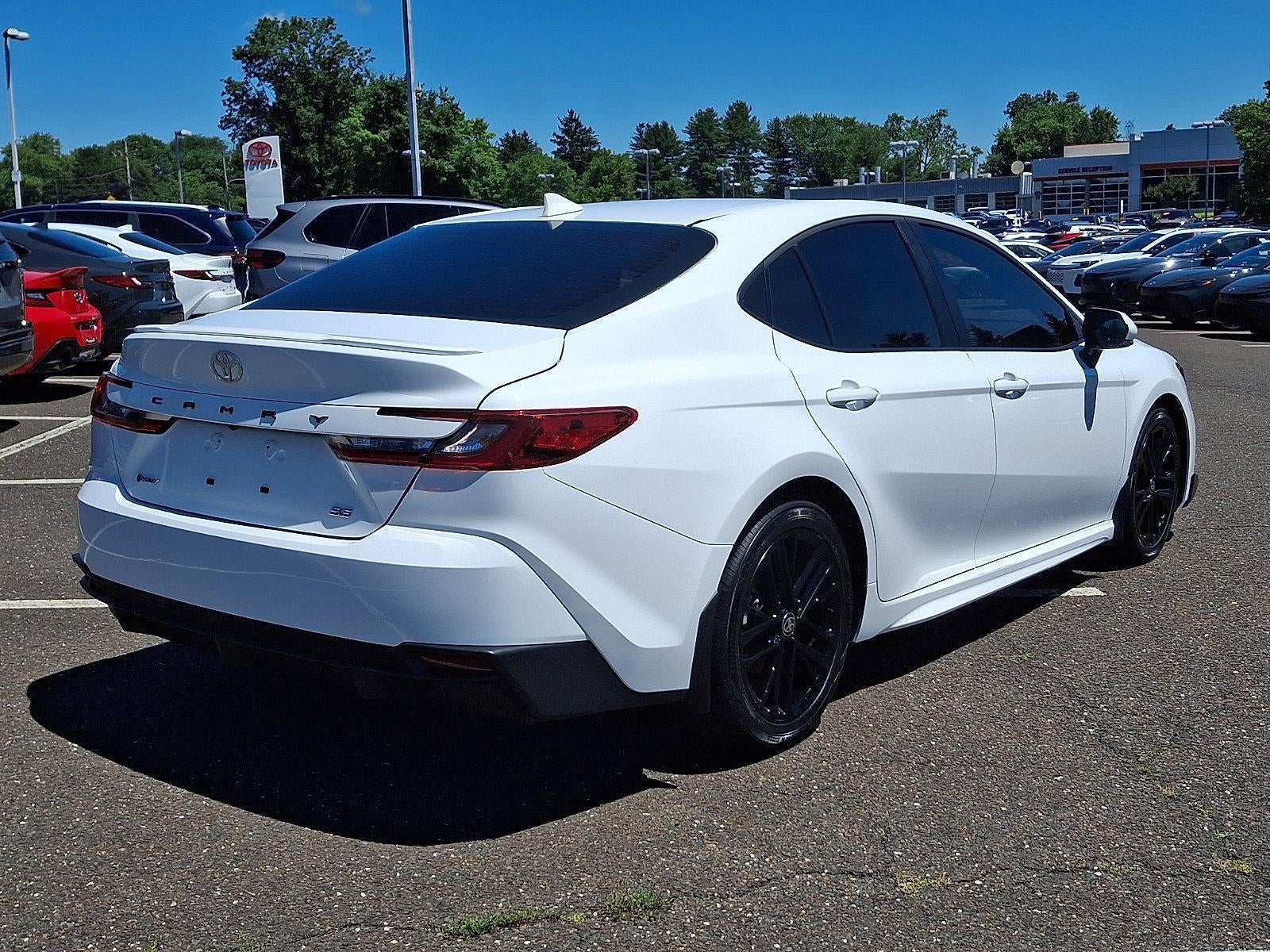 2025 Toyota Camry SE (Natl)