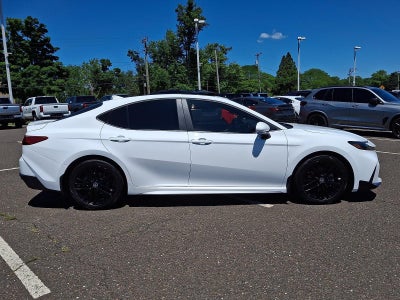 2025 Toyota Camry SE (Natl)