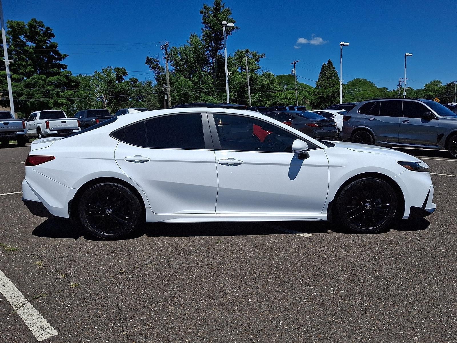 2025 Toyota Camry SE (Natl)