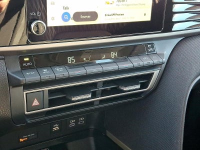 2025 Toyota Camry LE (SE)