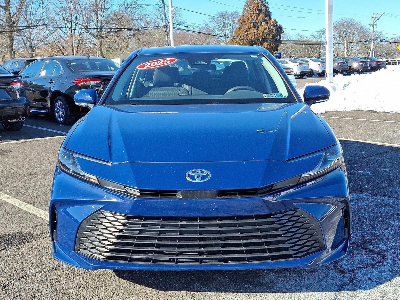 2025 Toyota Camry LE (SE)