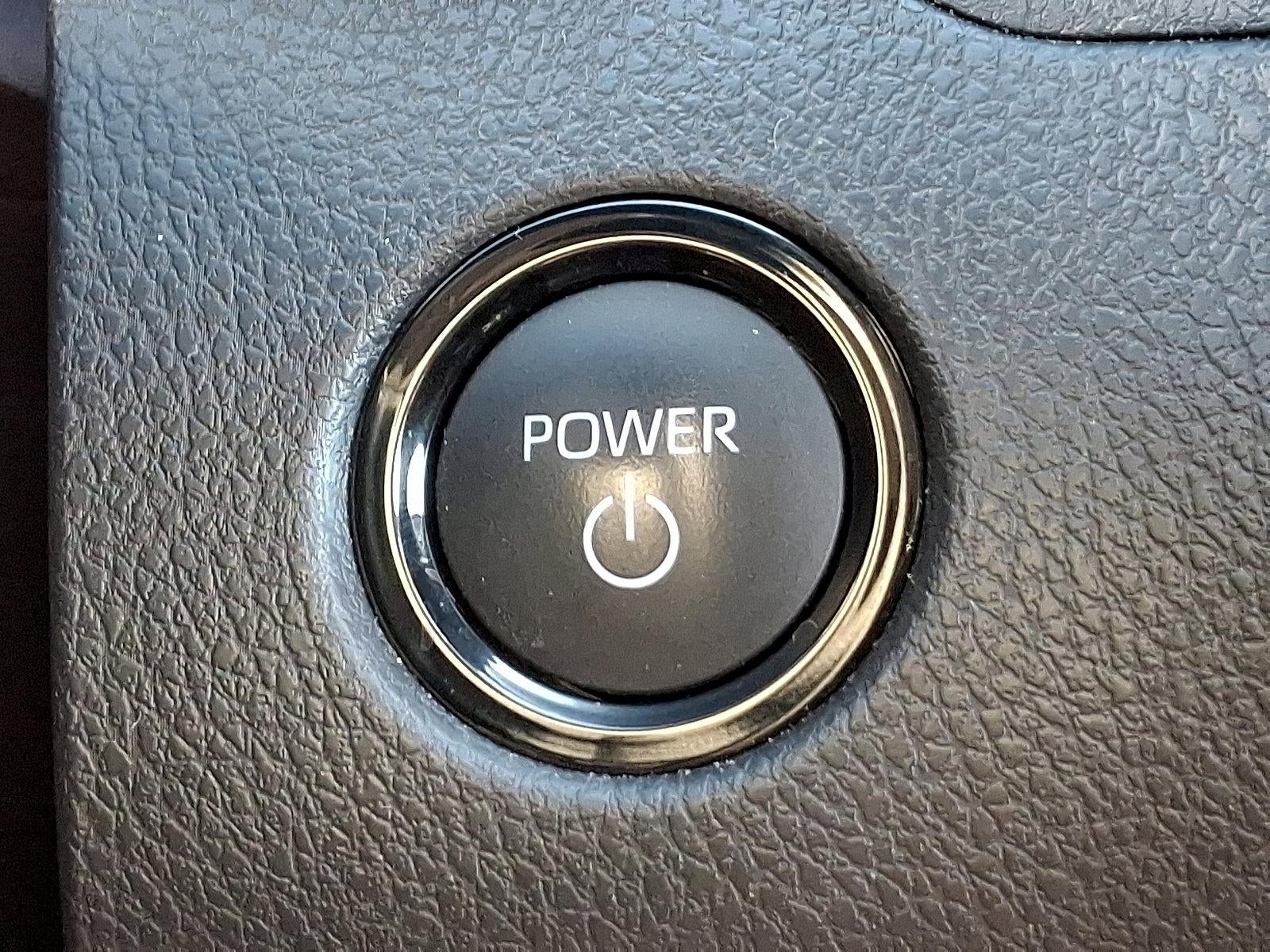 2025 Toyota Camry LE (SE)