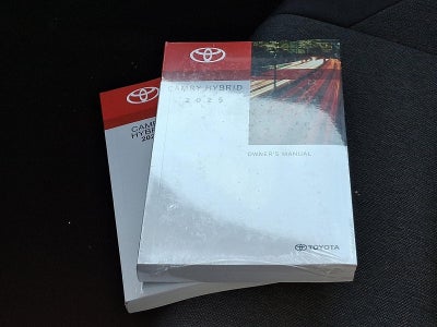 2025 Toyota Camry LE (SE)