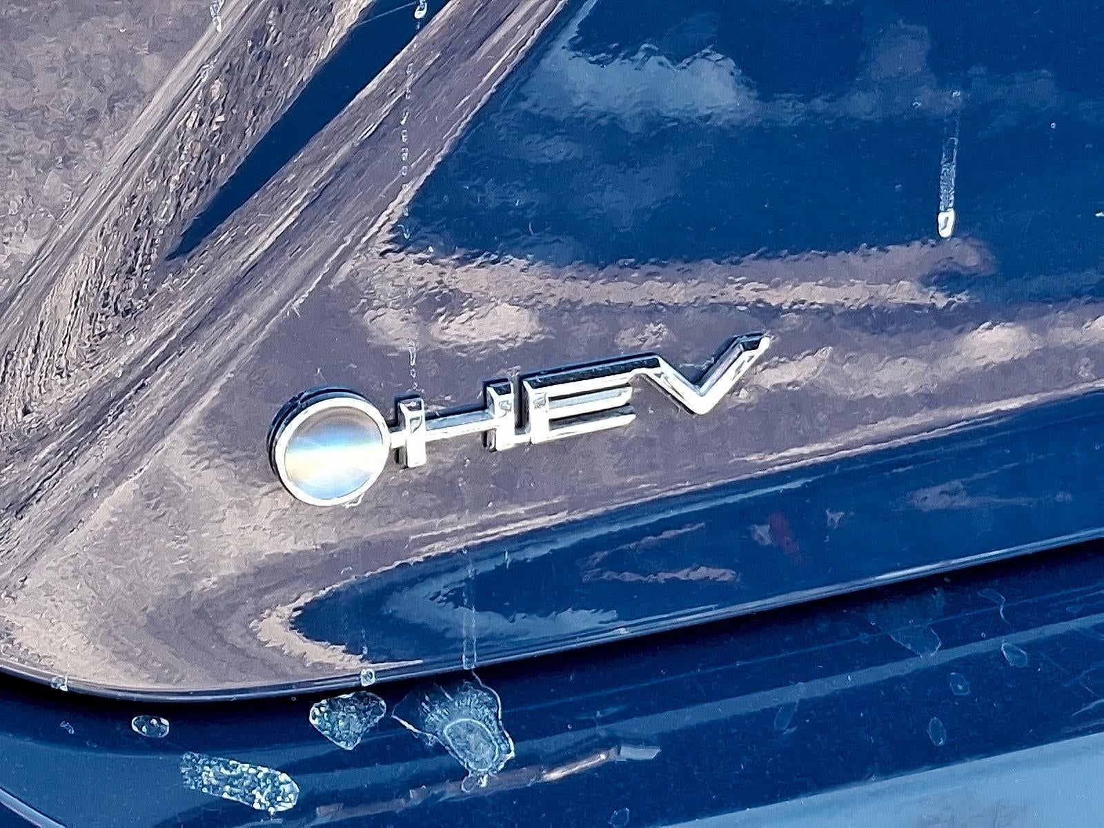 2025 Toyota Camry LE (SE)