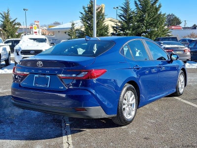 2025 Toyota Camry LE (SE)