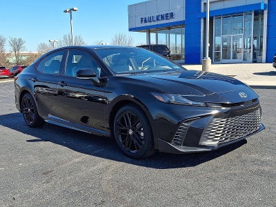 2025 Toyota Camry SE (SE)