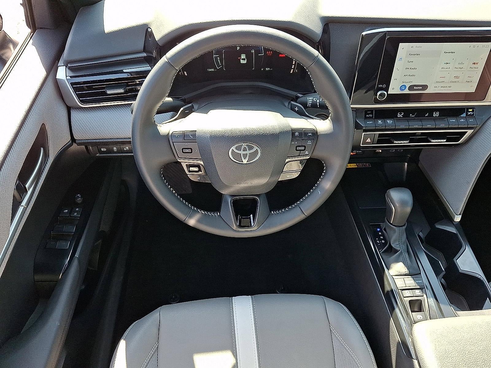 2025 Toyota Camry SE (SE)