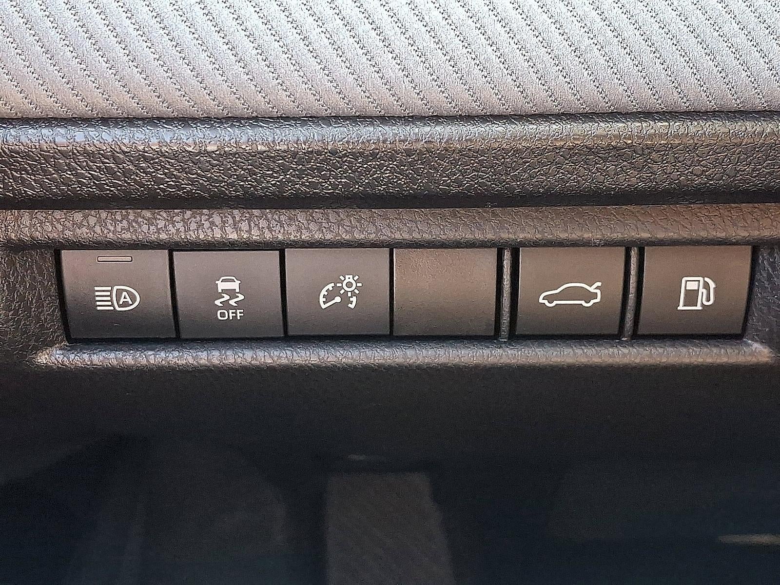 2025 Toyota Camry SE (SE)