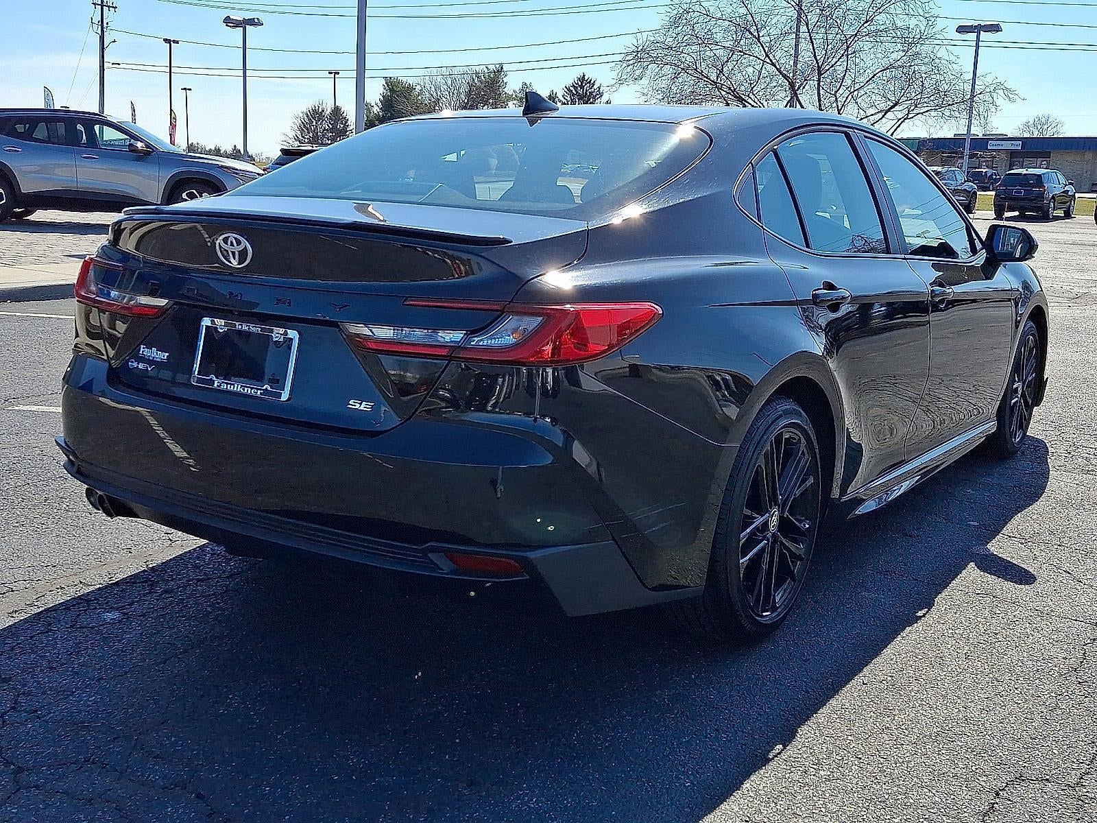 2025 Toyota Camry SE (SE)