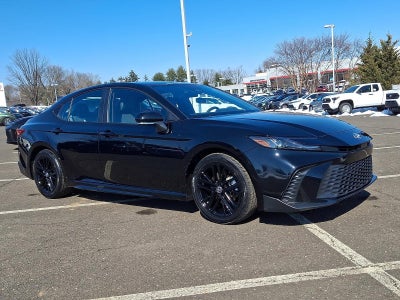 2025 Toyota Camry SE (SE)
